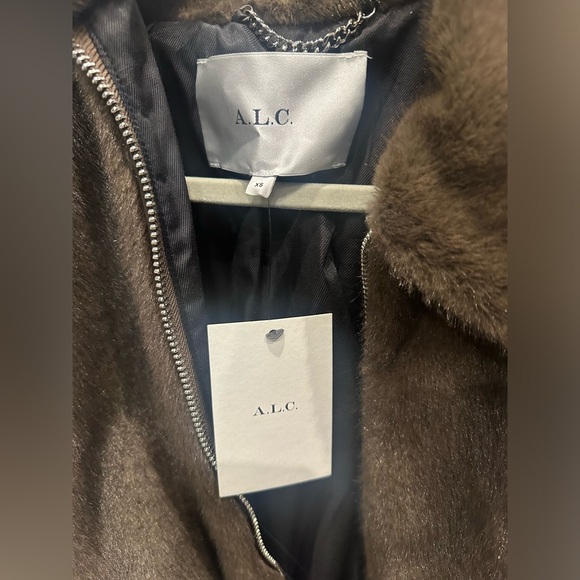 A.L.C. Faux Fur Cropped Esme Jacket - XS NWT Sold Out - Picture 4 of 6
